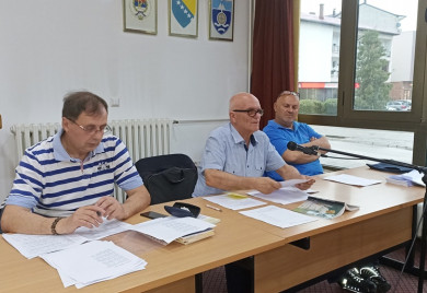 „Откад су изабрани, стално нам испирају мозак“