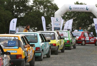 „Вожња Европом“: На Тјентиште стиже француски караван аутомобила „Пежо 205“