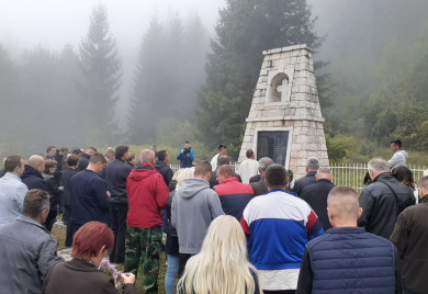 Папратна њива: Сјећање на погибију српских цивила и бораца