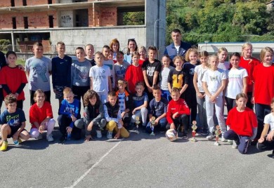 Фочански основци у пројекту „Фудбал у школе“