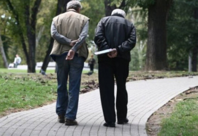 Помоћ пензионерима у сусрет Васкрсу