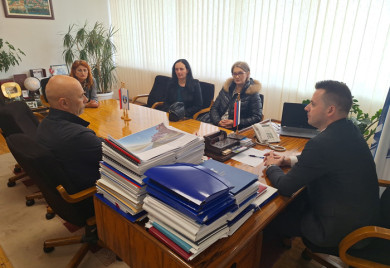 Празнични дарови за вишечлане породице