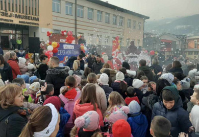 У петак на тргу Дјечија нова година