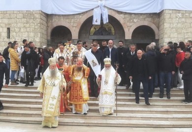 Патријарх освештао Храм Светог Саве у Фочи