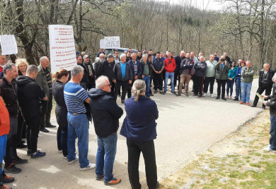 Одржан још један протест против градње депоније у МЗ Козја Лука