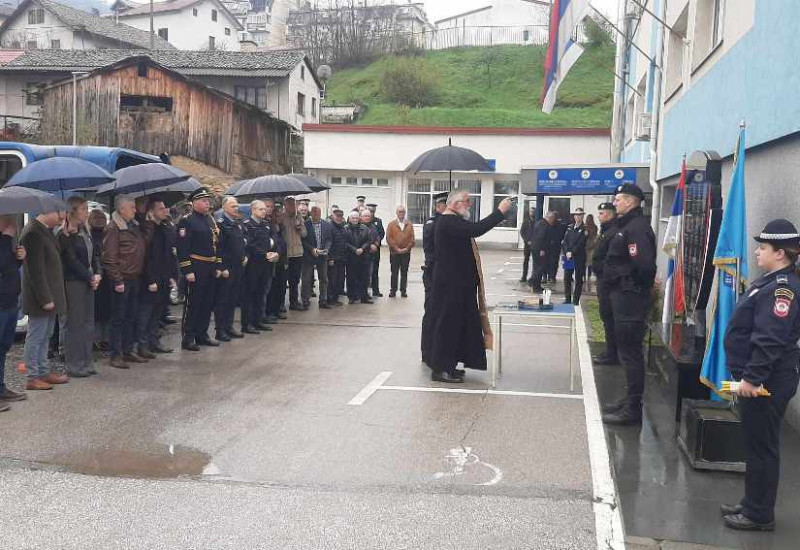 Дан полиције: Сјећање на погинуле полицајце и пријем за пензионере