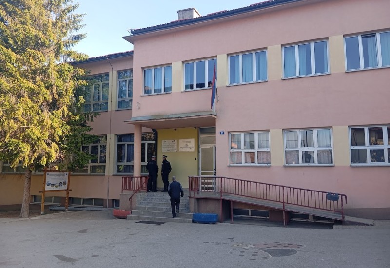 У Горњем Пољу и Обилићеву гласање протиче без проблема