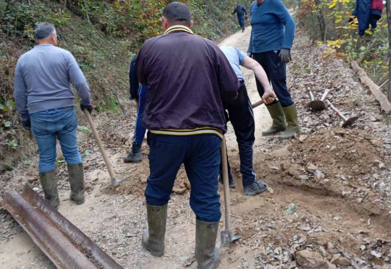 Јошаница: Мјештани и општина заједно уређују путну мрежу