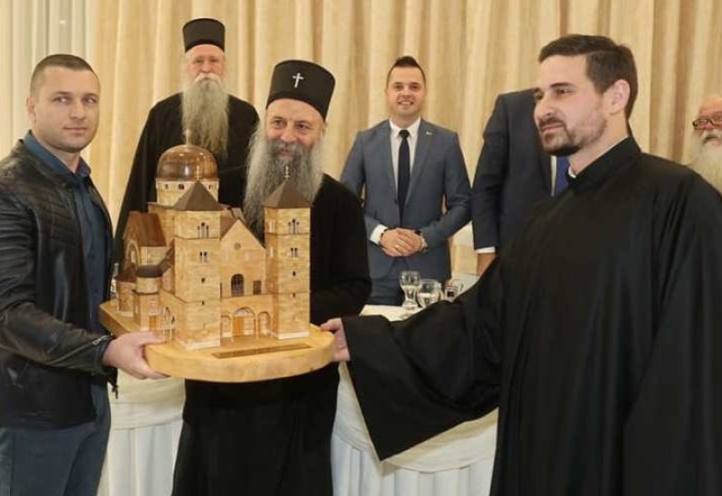 Израдио макете 11 фочанских храмова- патријархов осмијех најљепша награда