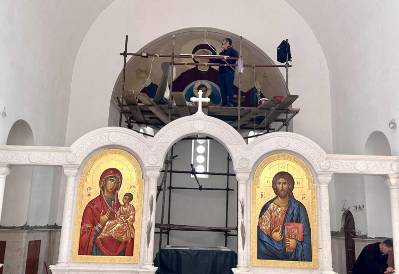 Почело осликавање Храма Свете Тројице у Гацку