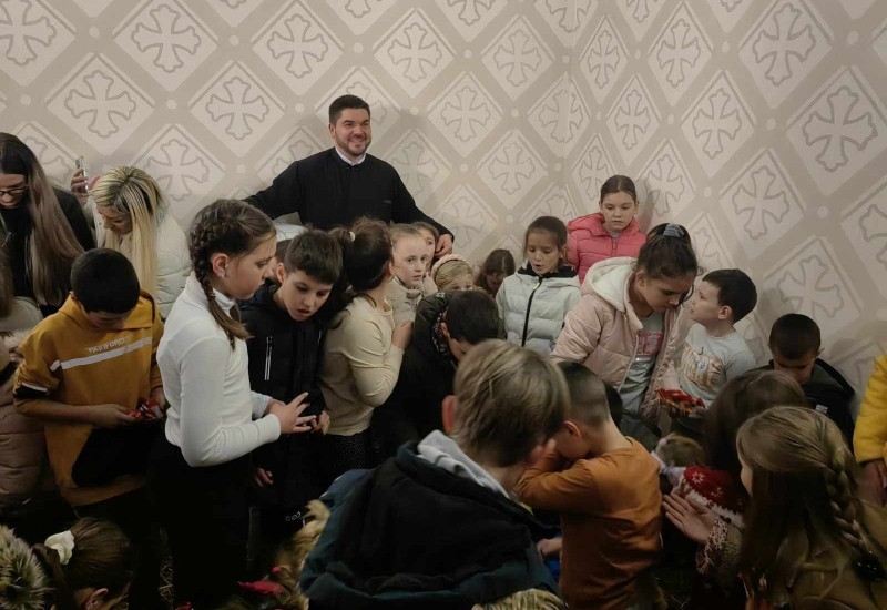 Навечерје Божића употпуњено радосним пијукањем дјеце