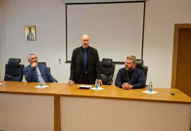 Гидеон Грајф одржао предавање у Фочи: Наша морална обавеза је да непрестано говоримо о страдању Срба и Јевреја