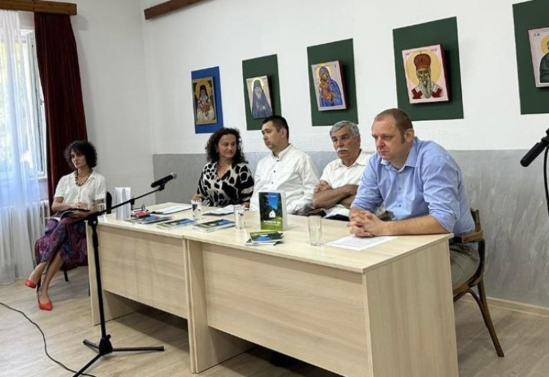 Лаловић: "Завичај је традиција, успомена и пјесма"