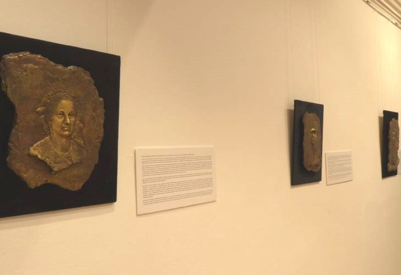 Изложба рељефних портрета знаменитих Српкиња