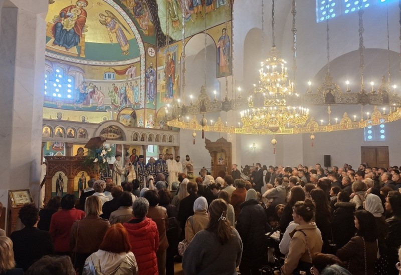 Под Покровом Мајке Божије двадесет година молитве и благослова у Светосавском храму