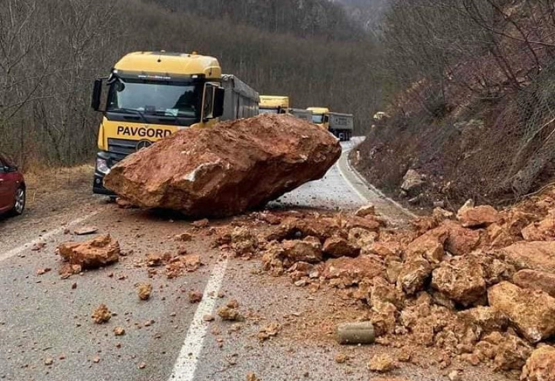 Хитно извршити провјеру безбједности пута Фоча-Сарајево