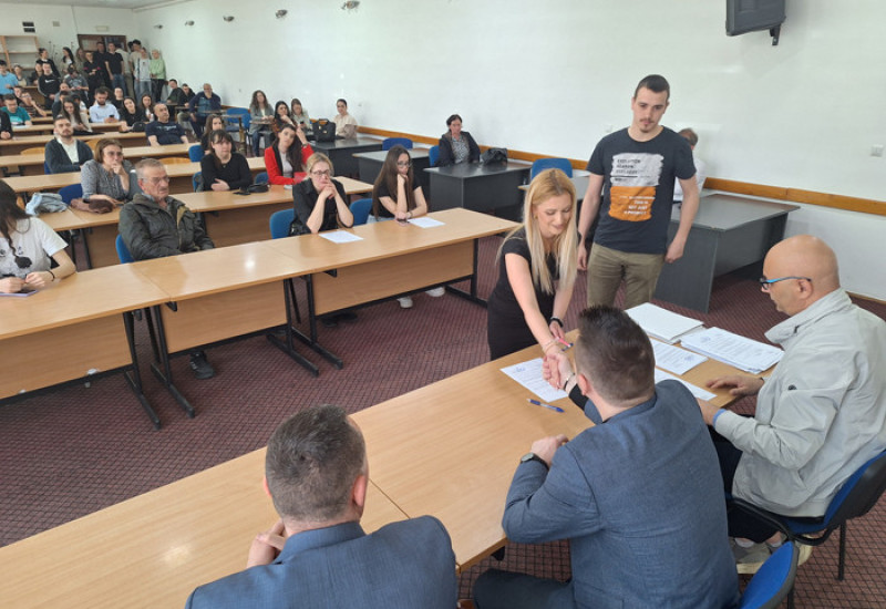 Из буџета Општине 195.000 КМ за студентске стипендије