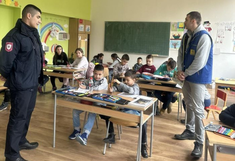 Школарци у Миљевини учили о правилима понашања у саобраћају