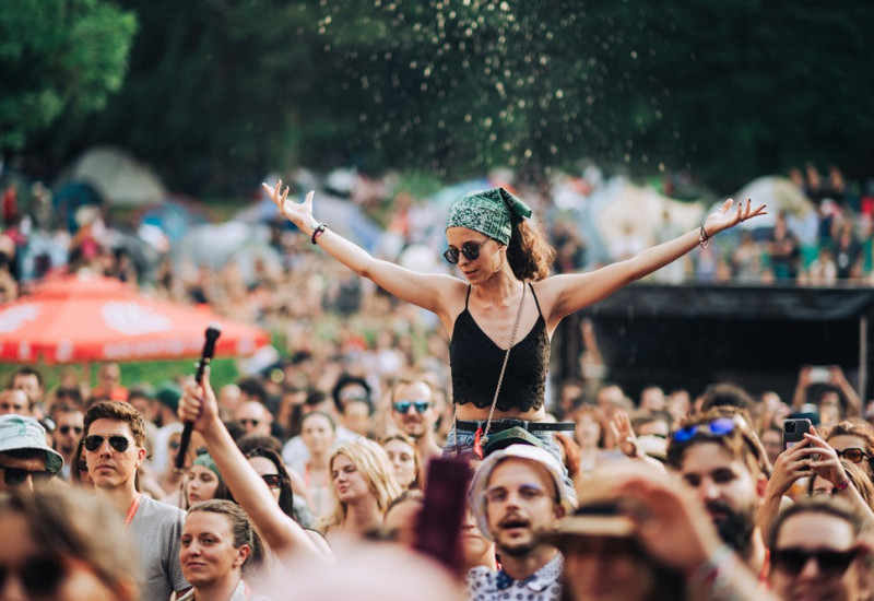 Јубиларни ОК фест отвара музичка атракција из САД, а затварају енглески панкери