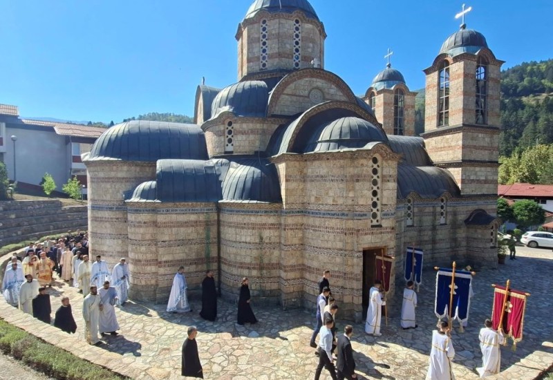 Фочанска Богословија прославила небеског заштитника- Свети Петар Сарајевски светионик српским ђацима