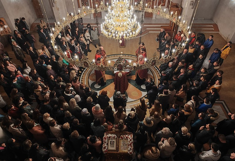 На Задушнице Заупокојена литургија у фочанским храмовима