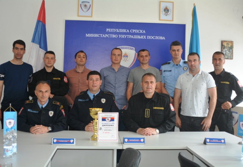 Fočanski policajci najbolji u malom fudbalu na Policijadi