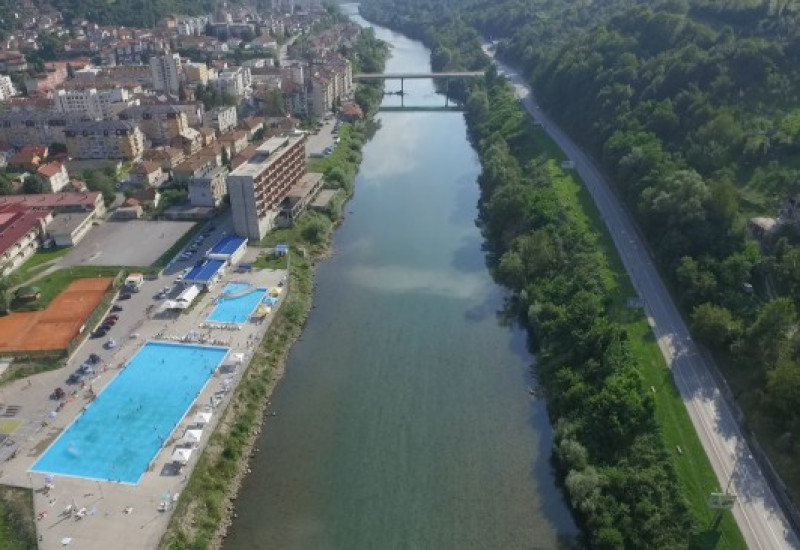 Вечерас концерт Џенана Лончаревића, сутра "Освајача"