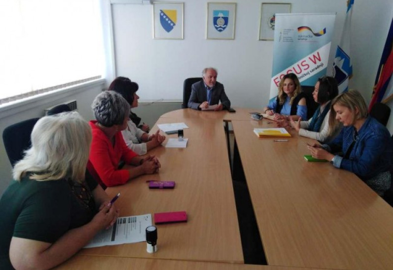 Udruženja žena iz Foče i Ustikoline izrađuju suvenire sa motivima ovog kraja