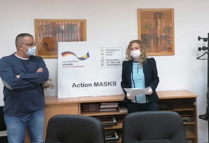 Жене које су прошле курс шивења сашиле 7.250 маски за Фочу и Горажде