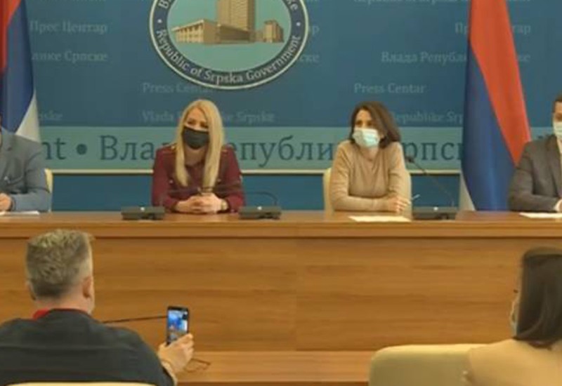 Обустављена школа, затварају се угоститељски објекти, тржни центри и фризерски салони