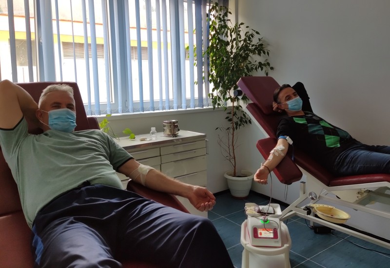 Припадници Полиције дарују крв