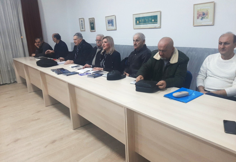 „Војска“ пјесника промарширала Фочом