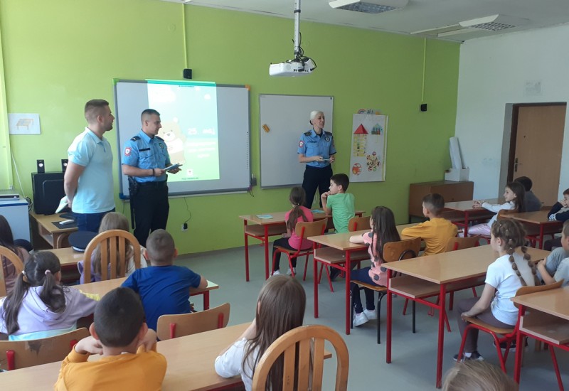 Кампања „Растимо сигурно“ у циљу заштите дјеце