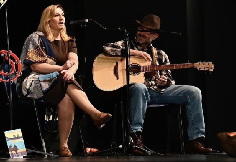 Вече поезије и музике Сњежане Ђоковић и Владимира Пешића