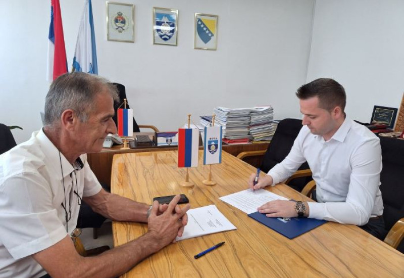Новим колективним уговором повећане плате општинским радницима
