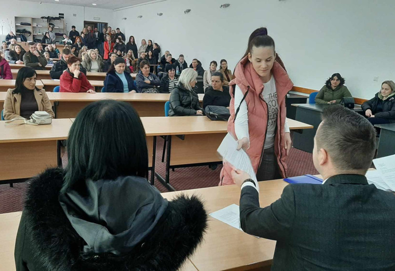 Вишечланим породицама по 200 КМ помоћи за набавку зимнице