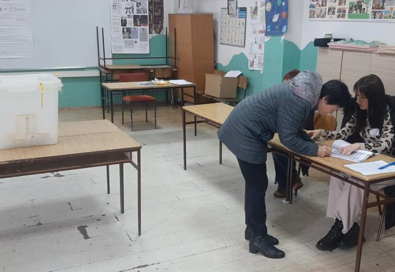 Изборни процес у Фочи протиче мирно уз малу излазност