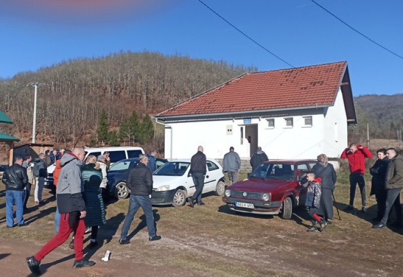 Мјештани се противе изградњи санитарне депоније у МЗ Козја Лука