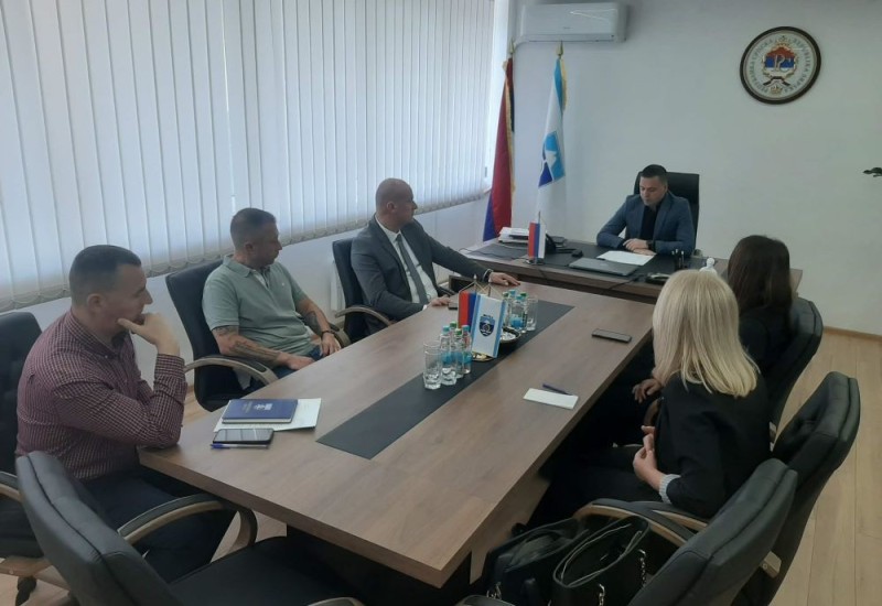 Нова мјера: Ученицима из породица са троје и више дјеце по 200 КМ за екскурзију