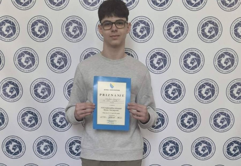 Стефан Грујичић- републички шампион у физици у јуну путује на Балканијаду у Турској